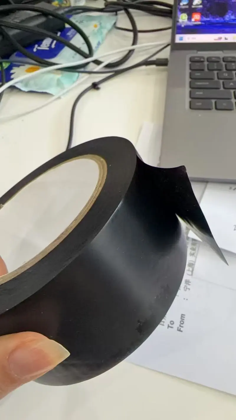 Чи є тканинна стрічка та «клей для тканин» одним і тим же продуктом?